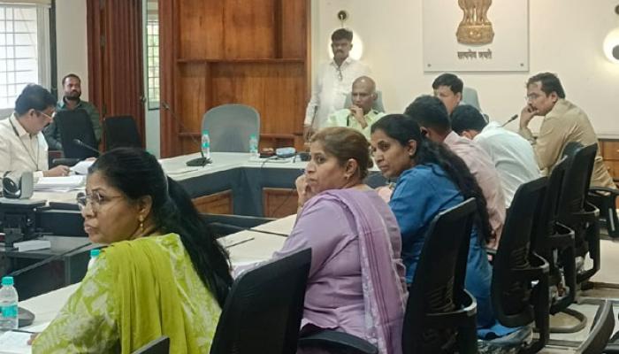 एकही पात्र नागरिक मतदार यादीबाहेर राहणार नाही याची दक्षता घ्या - मुख्य निवडणूक अधिकारी एस. चोक्कलिंगम, जिल्हाधिकारी कार्यालयात विशेष संक्षिप्त पुनरिक्षण बैठक संपन्न