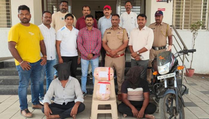 सातारा स्थानिक गुन्हे शाखा व फलटण पोलिसांची संयुक्त कारवाई; ४ किलो गांजासह दोन संशयित ताब्यात, दोन लाखांचा मुद्देमाल जप्त