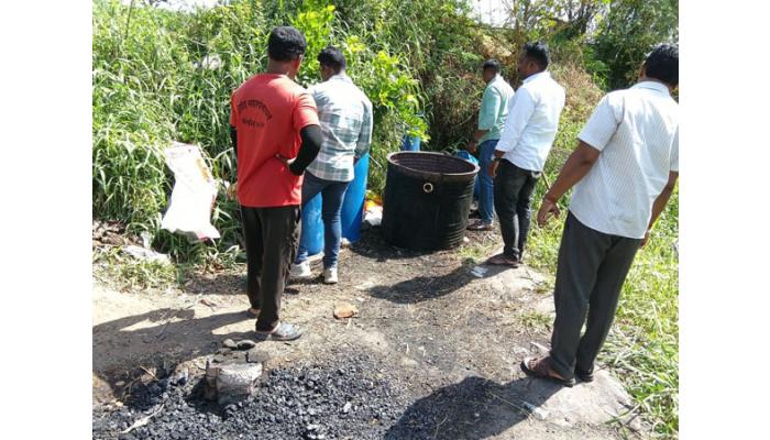 फलटण ग्रामीण पोलिसांची गावठी दारू अड्ड्यावर कारवाई; सस्तेवाडी गावच्या हद्दीत लाखांचा मुद्देमाल केला नष्ट