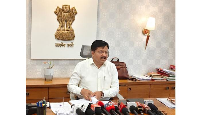 सातारा जिल्ह्याच्या आर्थिक विकासासाठी कृषी प्रक्रिया उद्योगांना बळ देणार : जिल्हाधिकारी संतोष पाटील; कृषी उद्योजक व एफपीओंच्या अडीअडचणींवर चर्चा