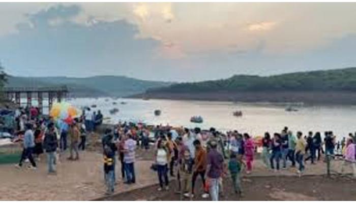 पाचगणी-महाबळेश्वर पर्यटकांनी बहरले; सुट्ट्यांच्या अखेरच्या टप्प्यात पर्यटकांची मोठी गर्दी