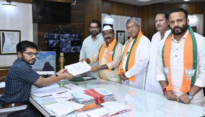 सातारा-सांगली विधान परिषद निवडणुकीसाठी भाजपचे उमेदवार धैर्यशील कदम यांचा उमेदवारी अर्ज दाखल