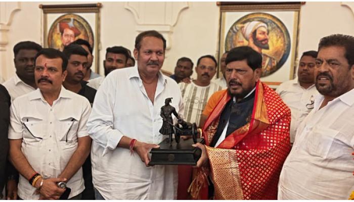 केंद्रीय मंत्री रामदास आठवले यांनी घेतली उदयनराजे यांची भेट; महायुतीतील समन्वय, प्रतिनिधित्व आणि आगामी राजकीय समीकरणांवर चर्चा