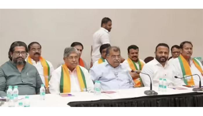 महायुतीच्या बैठकीला शिवसेना आणि राष्ट्रवादीच्या नेत्यांनी पाठ फिरवली; जिल्हा परिषदेत झालेल्या राड्याचा बदला घेणार ? की शेवटच्या क्षणी पॅचअप होणार ?