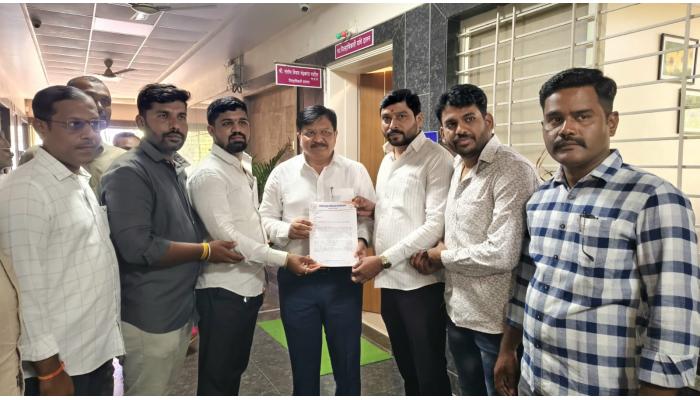 कर्जमाफी योजनेतील जाचक अटी रद्द करून सरसकट कर्जमाफी करा; राष्ट्रवादी युवक काँग्रेसची जिल्हाधिकाऱ्यांकडे निवेदनाद्वारे मागणी