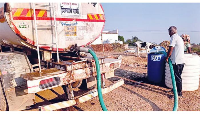माण तालुक्यात दुष्काळाची दाहकता तीव्र; वळीवाचा पाऊस न झाल्याने खरीप हंगामाच्या पेरण्या रखडल्या, टँकरची संख्या वाढू लागली