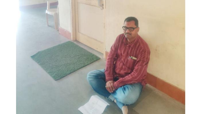 सामाजिक कार्यकर्ते सुशांत मोरे यांचे पुसेगाव बसस्थानकासाठी आंदोलन; प्रशासनाकडून कार्यवाहीचे आश्वासन