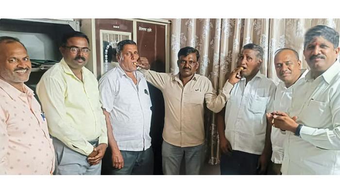 मोहरम सणादिवशी तब्बल २० वर्षांपासून सुरू असलेल्या जमीन वादावर अखेर कायमचा पडदा; मार्डी येथील तीन भावांच्या नात्यात पुन्हा सलोखा