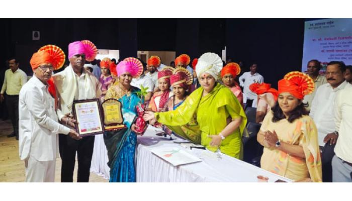 पारंपारिक शेतीला कृत्रिम बुद्धिमत्तेची जोड द्यावी - डॉ. प्रिया शिंदे, कृषी दिनानिमित्त जिल्हा परिषदेत शेतकरी सन्मान सोहळा