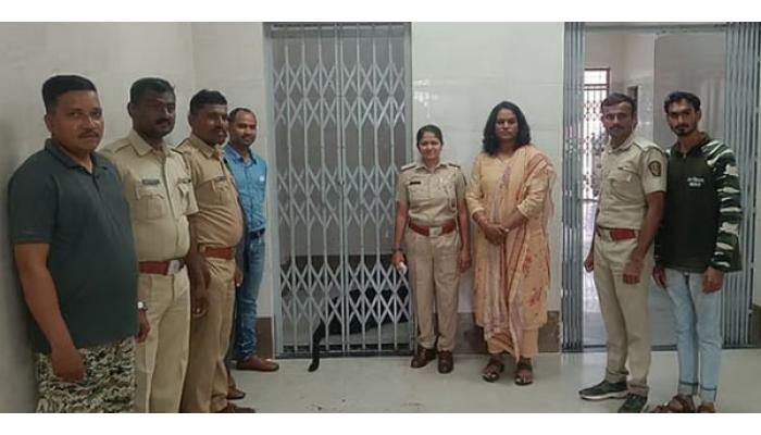 सातारा-नित्रळ मार्गावर काळेश्वरी घाटात जखमी बिबट्याला वनविभागाने केले सुरक्षित रेस्क्यू