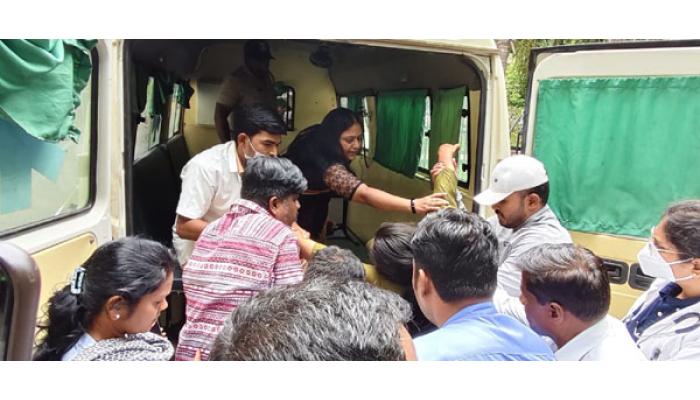 सातार्&zwj;यात रिपब्लिकन सेनेचे आक्रमक आंदोलन; आत्मदहन व गळफासाच्या प्रयत्नाने खळबळ