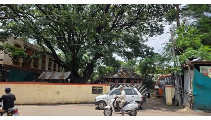 राजवाडा पशुवैद्यकीय रुग्णालयाची जागा हस्तांतरित करण्याच्या प्रस्तावावरून प्रचंड गदारोळ; सत्ताधारी- विरोधकांमध्ये जोरदार संघर्ष