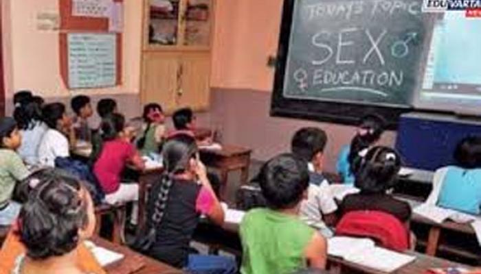 विद्यार्थ्यांना मिळणार लैंगिक शिक्षणाचे धडे; तज्ज्ञ समितीच्या शिफारशी केंद्र सरकारने स्वीकारल्या, न्यायालयाच्या अंतिम मंजुरीनंतर शालेय अभ्यासक्रमात समावेश