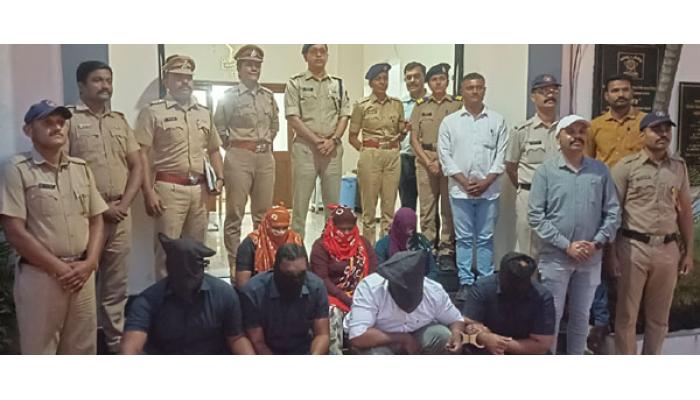 तोतया पोलिसांच्या टोळीचा पुसेगाव पोलिसांकडून पर्दाफाश; सात जण अटकेत, 21.19 लाखांचा मुद्देमाल जप्त