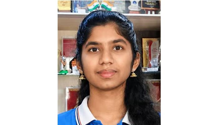 दौंड तालुक्यातील खडकी येथील श्रावणी कुदळे नीट परीक्षेत राज्यात प्रथम; महाराष्ट्र व ओबीसी प्रवर्गातून प्रथम क्रमांक
