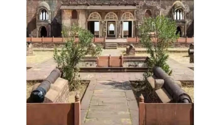 मराठा साम्राज्यातील शिंदेकालीन ऐतिहासिक तोफ लंपास; मध्य प्रदेशमधील नरवर किल्ल्यावरील मराठेकालीन ऐतिहासिक ठेवा चोरीस
