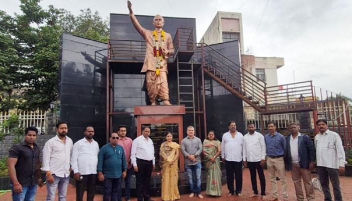 लोकशाही रणांगणातील लढवय्ये लोकशाहीर अण्णाभाऊ साठे यांना 57 व्या पुण्यतिथीनिमित्त अभिवादन