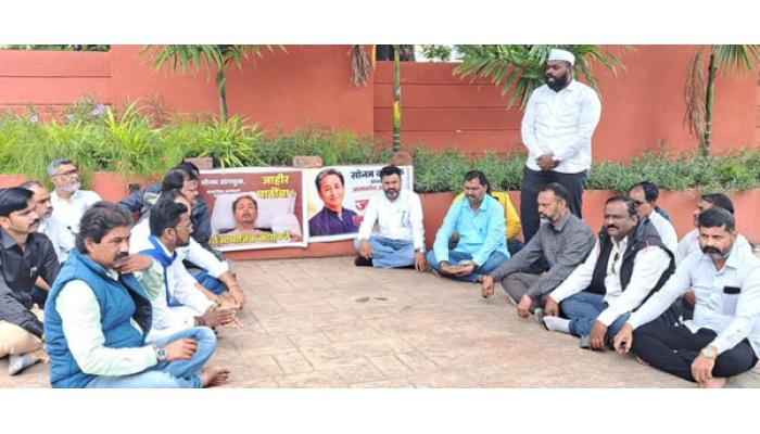 जिल्हयातील सामाजिक कार्यकर्त्यांचे आत्मक्लेश आंदोलन; सोनम वांगचूक यांना पाठिंबा देत पोलिसांच्या कारवाईबद्दल नाराजी