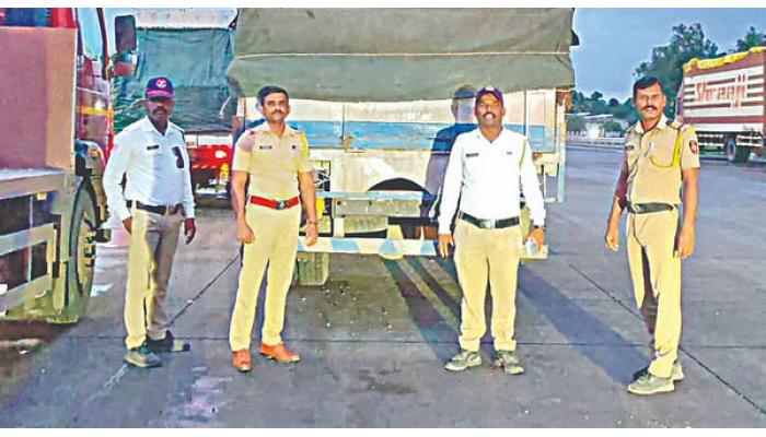 तासवडे टोलनाका परिसरात वाहतूक नियमांचे उल्लंघन करणार्&zwj;या १ हजार ४५० वाहनांवर कारवाई; १२ लाख रुपयांचा दंड वसूल
