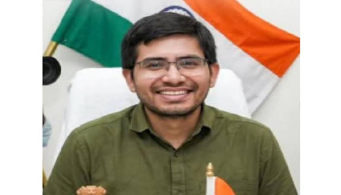 ई-ऑफिसमध्ये सांगलीची राज्यात बाजी; ई-पावती निर्मितीत राज्यात प्रथम, डॉ. मैनाक घोष व निवासी उपजिल्हाधिकारी डॉ. स्नेहल कनिचे यांचे महत्त्वपूर्ण योगदान