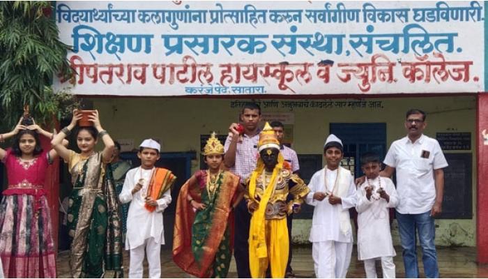 करंजे पेठ येथील श्रीपतराव पाटील हायस्कूलमध्ये बाल वारकऱ्यांचा दिंडी सोहळा उत्साहात; "ज्ञानोबा माऊली तुकाराम" जयघोषात पालखीची मिरवणूक