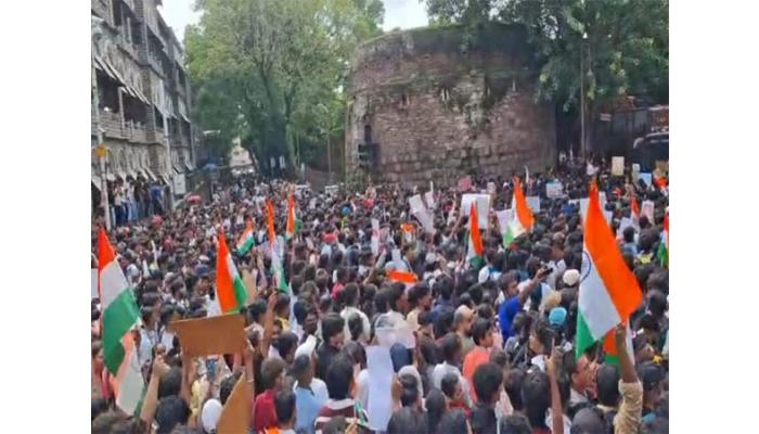 पुण्यात हजारो विद्यार्थ्यांचे आंदोलन; 'इन्कलाम जिंदाबाद, धर्मेंद्र प्रधान इस्तीफा दो', ३ मागण्यांसाठी जोरदार घोषणाबाजी