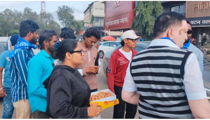 साताऱ्यात आंदोलनाच्या यशाचा जल्लोष; रिपब्लिकन सेनेकडून पेढे वाटप; &lsquo;विद्यार्थ्यांच्या संघर्षाला सलाम&rsquo;, घोषणांनी परिसर दुमदुमला