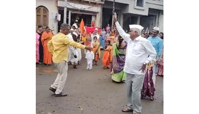 तारगाव जिल्हा परिषद प्राथमिक शाळेचा बाल दिंडी सोहळा उत्साहात; संपूर्ण गाव भक्तिरसात न्हाऊन निघाले