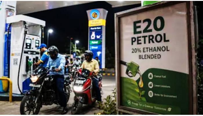 E20 पेट्रोलवर लोकल सर्कल्स संस्थेचा धक्कादायक सर्व्हे; मायलेज घटलं, दुरुस्तीचा खर्चही वाढला, 65 टक्क्यांपेक्षा जास्त लोक विरोधात
