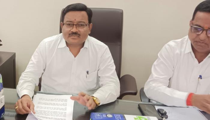 कराड दक्षिण मतदारसंघातील 56 हजारांहून अधिक संशयित दुबार मतदार नोंदींची सखोल चौकशी करा- पृथ्वीराज चव्हाण यांची जिल्हाधिकार्&zwj;यांकडे मागणी