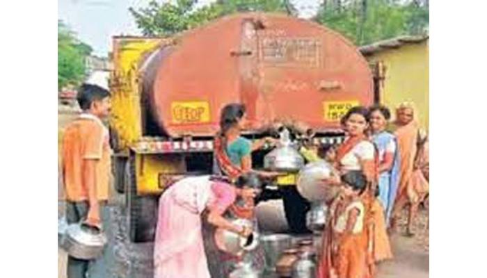 भर पावसात फलटण तालुक्याच्या पश्चिम भागात पाणीटंचाई; गावोगावी पाण्याचे टँकर सुरू