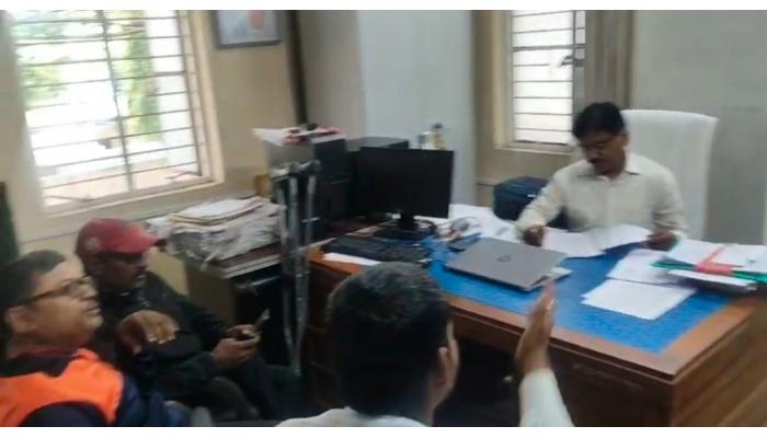 अन्न व औषध प्रशासन कार्यालयात रॅम्प नसल्याची तक्रार