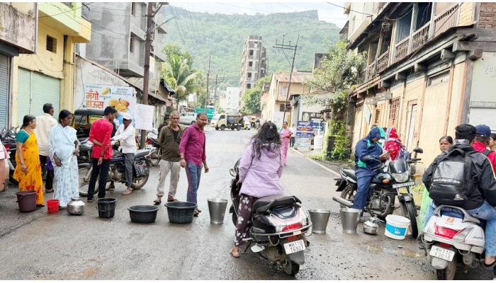 यादोगोपाळ पेठेतील पाणीटंचाईवरून नागरिकांचा उद्रेक