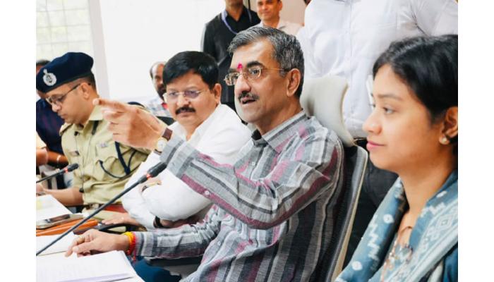 तारळी प्रकल्पग्रस्तांचे प्रश्न तातडीने सोडवा; जमिनीवर नावे लावण्यासह मूलभूत सुविधा उपलब्ध करुन द्या - पालकमंत्री शंभूराज देसाई
