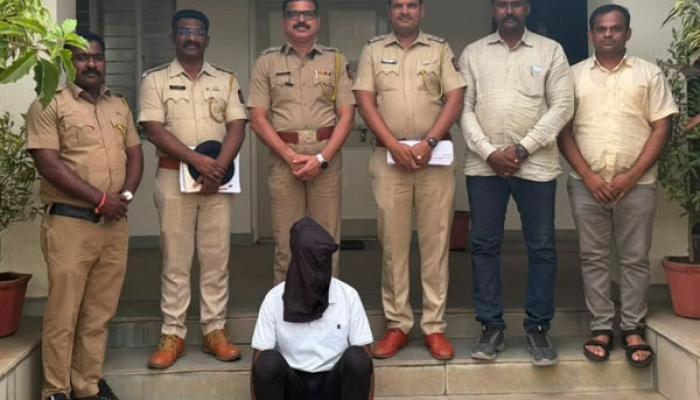डोळ्यात चटणी टाकून महिलेला लुटणारा भामटा गजाआड; फलटण ग्रामीण पोलिसांची कामगिरी; पर्यटनाला जाण्यासाठी रचला होता कट