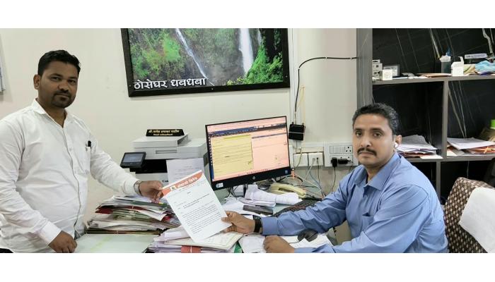 वाढे फाटा ते वाठार स्टे. मार्गावरील अवजड वाहतूक तातडीने बंद करा; संभाजी ब्रिगेडची जिल्हाधिकाऱ्यांकडे मागणी