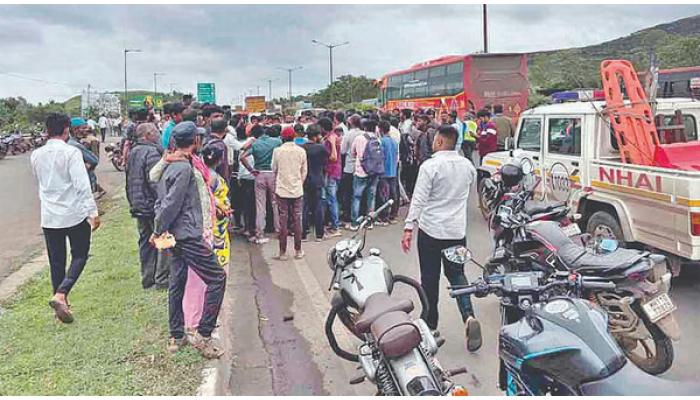 आनेवाडी ते लिंबखिंड दरम्यान महामार्गावर थरार: युवकाला फरफटत नेले; भरधाव कार चालकाला जमावाने चोपले, कारचालक पोलिसांच्या ताब्यात