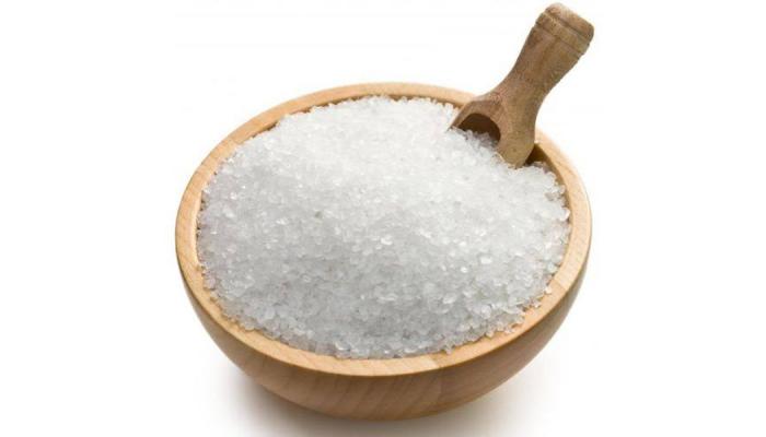 एक महिन्यात साखरेच्या दरात सुमारे २० ते २५ रुपयांनी वाढ; ऐन सणासुदीच्या तोंडावर साखर महागल्याने सर्वसामान्यांच्या खिशाला झळ