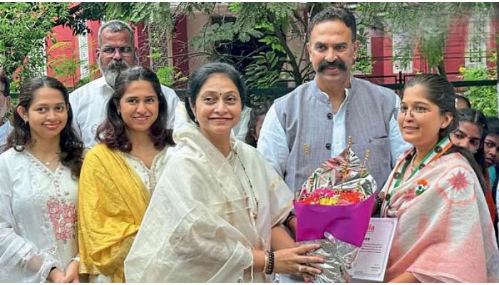 जगातील सर्वात तरुण महिला नगरसेविका&rsquo; म्हणून फलटणच्या सिद्धाली शहा &lsquo;इंटरनॅशनल बुक&rsquo;मध्ये; जागतिक नोंदीमुळे फलटणच्या शिरपेचात मानाचा तुरा