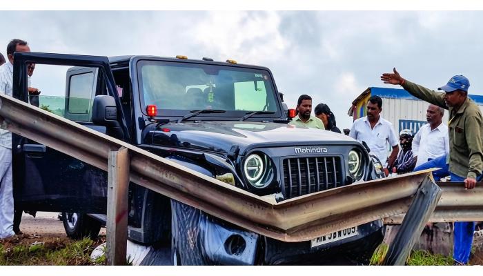 पारगावात थारच्या अपघातानंतर फलटणच्या तरुणीचा धुमाकूळ; मदतीला धावलेल्या नागरिकांना अर्वाच्य भाषेत शिवीगाळ