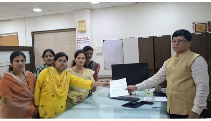 डॉ. राजेंद्र रुपनवर यांच्या तक्रारीची निष्पक्ष चौकशी करण्याची मागणी; कॉंग्रेस महिला आघाडी आक्रमक, आरोग्य प्रशासनाला आठ दिवसांचा अल्टिमेटम