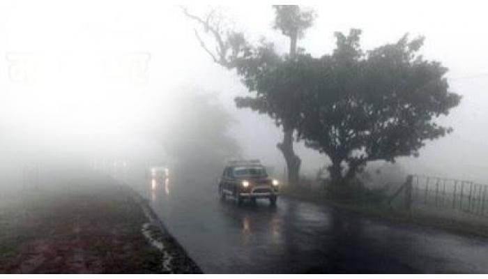 महाबळेश्वर शहर व परिसरात पावसाचा पुन्हा जोर; दाट धुके, संततधार पाऊस आणि कडाक्याच्या थंडीचा अनुभव, प्रेक्षणीय स्थळांवर पर्यटकांची गर्दी