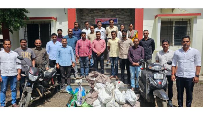 ट्रान्सफॉर्मर लुटणार्&zwj;या टोळीच्या एलसीबीने आवळल्या मुसक्या;चार तालुक्यांतील 16 गुन्हे उघड, 4 लाख 75 हजारांचा मुद्देमाल जप्त