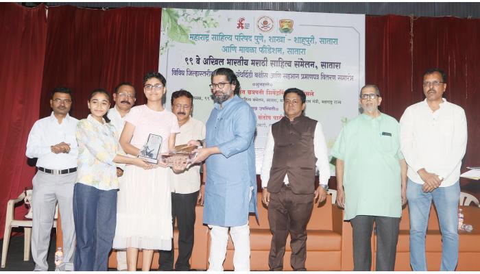 सातारकरांच्या सहकार्याने साहित्य संमेलन यशस्वी