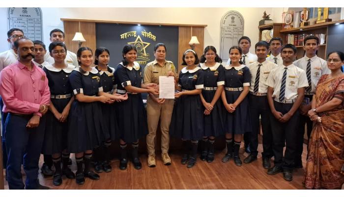 गणेशोत्सवात डीजे, लेझर लाईटवर बंदी घाला; गुरुकुल स्कूलच्या विद्यार्थ्यांचे अपर पोलीस अधीक्षकांना निवेदन