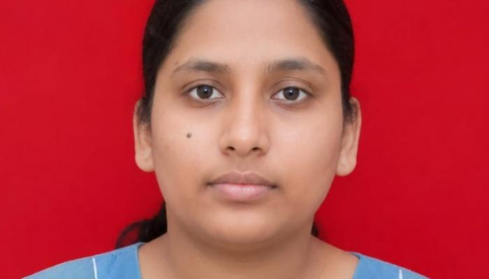 विडणी येथे इलेक्ट्रिक स्कूटर दुभाजकावर आदळून तरुणी ठार; बहीण व आजी गंभीर जखमी