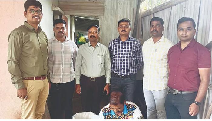 जावली तालुक्&zwj;यात दारू अड्ड्यावर छापे; राज्य उत्&zwj;पादन शुल्&zwj;क विभागाची कारवाई, अडीच लाखांचा मुद्देमाल जप्&zwj;त