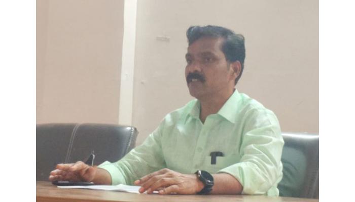 मॉडेल स्कूलसाठी लाखोंचा निधी, मात्र शिक्षकांची वानवा; अंगापूर, वर्ये-अपशिंगे शाळांबाबत प्रवीण धस्के यांचा आरोप; तातडीने शिक्षक न दिल्यास तीव्र आंदोलनाचा इशारा