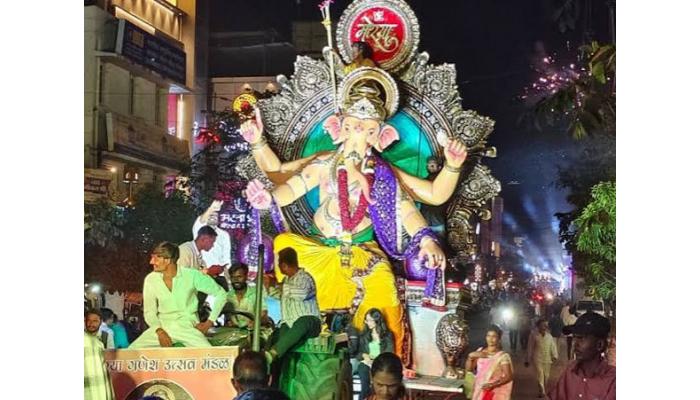 पारंपरिक वाद्यांच्या गजरात बाप्पांना निरोप; सातारा शहरातील ५८; जिल्ह्यात ५३३ सार्वजनिक गणेशोत्सव मंडळांनी दिला निरोप