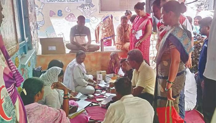 दूषित पाण्यामुळे कोरेगाव तालुक्यातील तळीये येथे गॅस्ट्रो सदृश्य लागण; २५० रुग्ण बाधित, ग्रामपंचायतीच्या पाणीपुरवठा विहिरीतील दूषित पाण्यामुळे हा आजार उद्&zwnj;भ&zwnj;वल्याचा आरोप